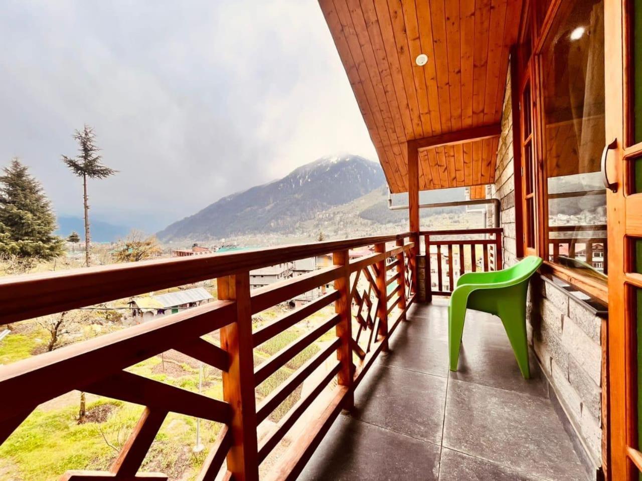 Hotel The Rohtang Chalet Manāli Esterno foto